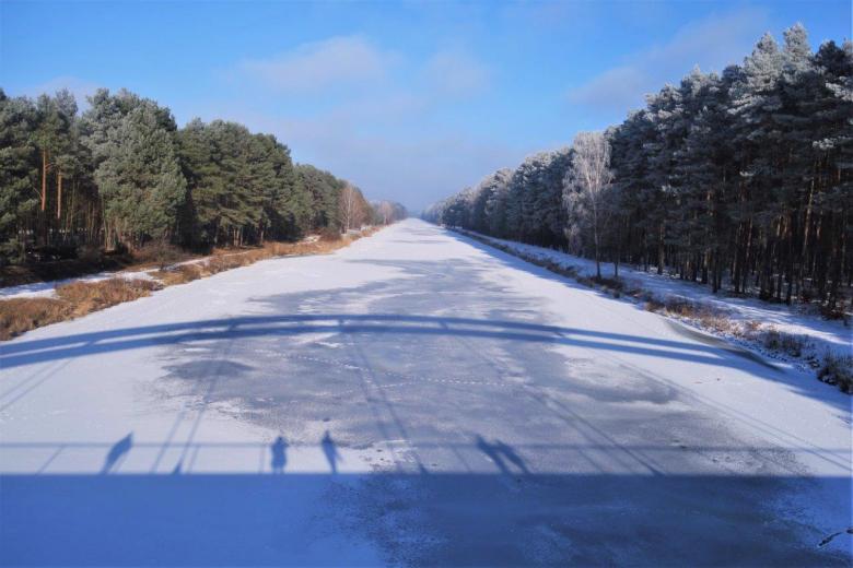 Kerstin Wüstenhöfer-Loges, Fotografie, “Winterkanal“, 2021