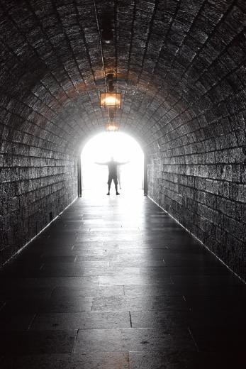 Kerstin Wüstenhöfer-Loges, Fotografie, “Im Tunnel“