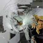Kerstin Wüstenhöfer-Loges, Fotografie, “Selbst im zerschossenen Spiegel“